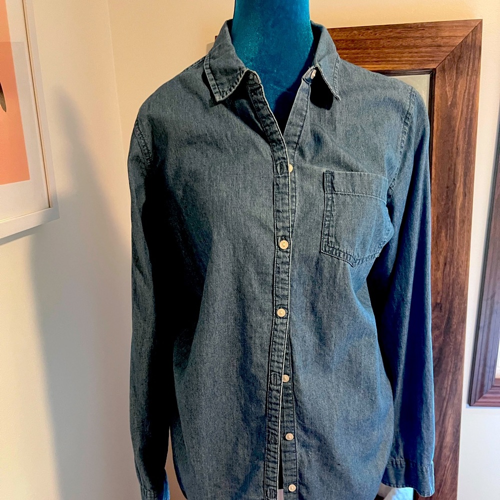 Croft & Barrow Dark Blue Casual Button Down Shirt.